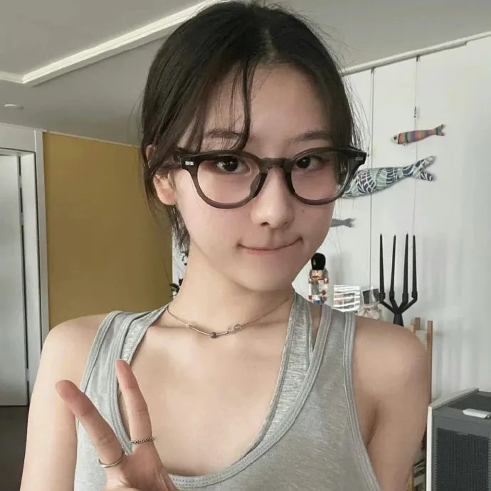 寄身100天 海报
